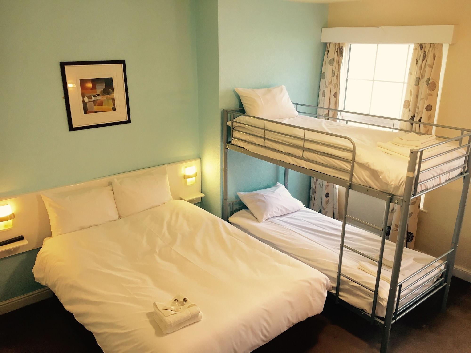 The Clarence Gardens 4*